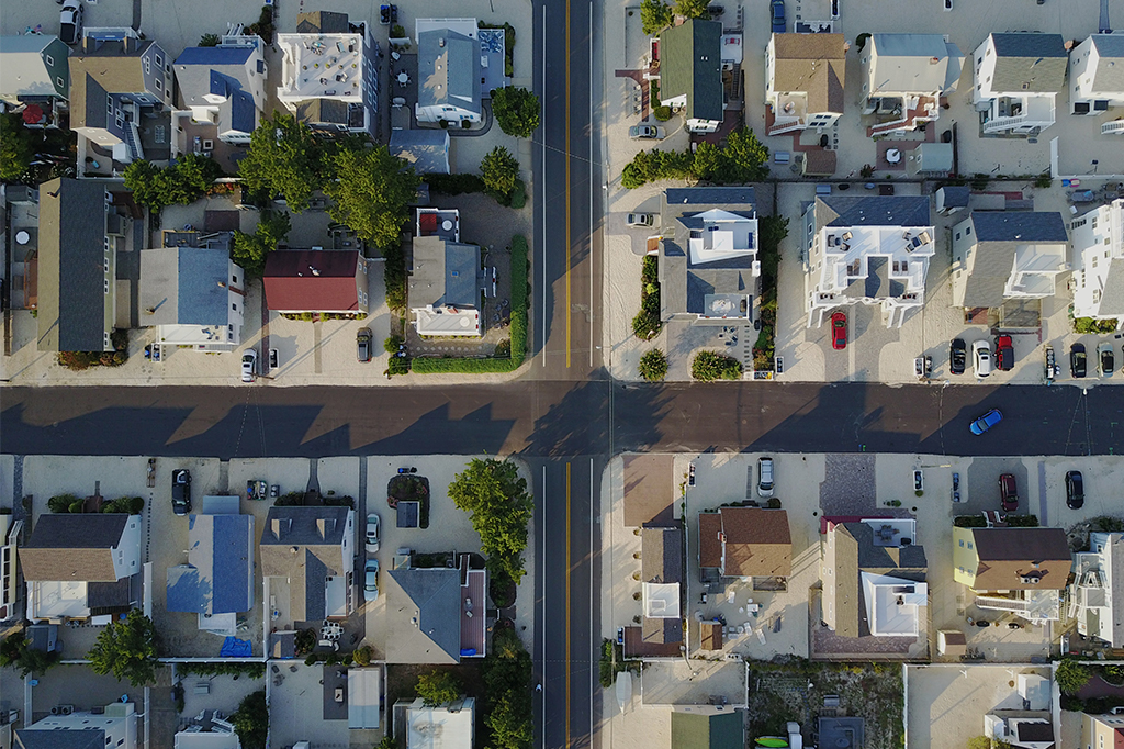 Bird's perspective on street with houses